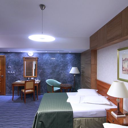 Hotel Oltenia Крайова Экстерьер фото