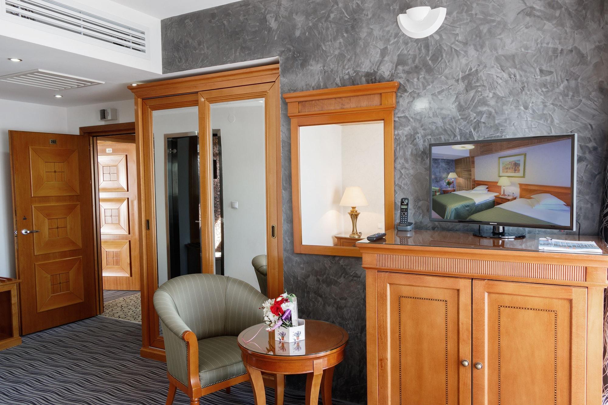 Hotel Oltenia Крайова Экстерьер фото