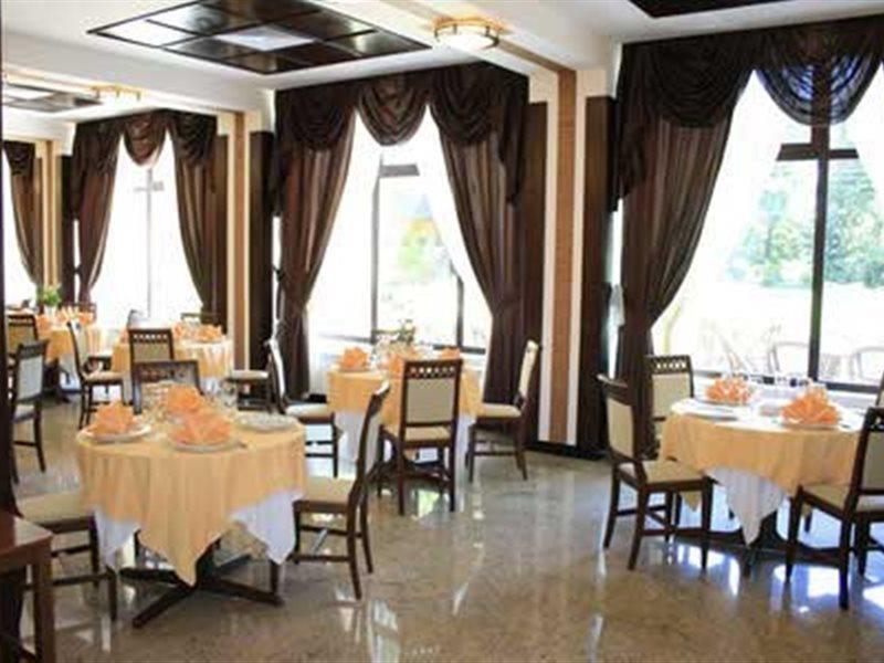 Hotel Oltenia Крайова Экстерьер фото