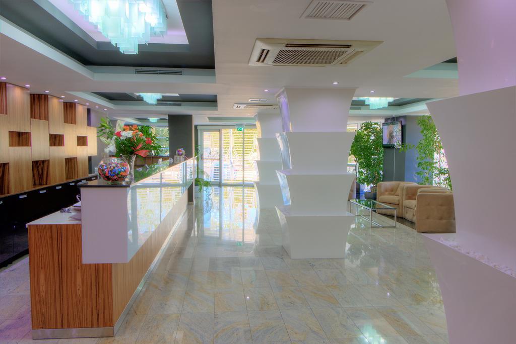 Hotel Oltenia Крайова Экстерьер фото