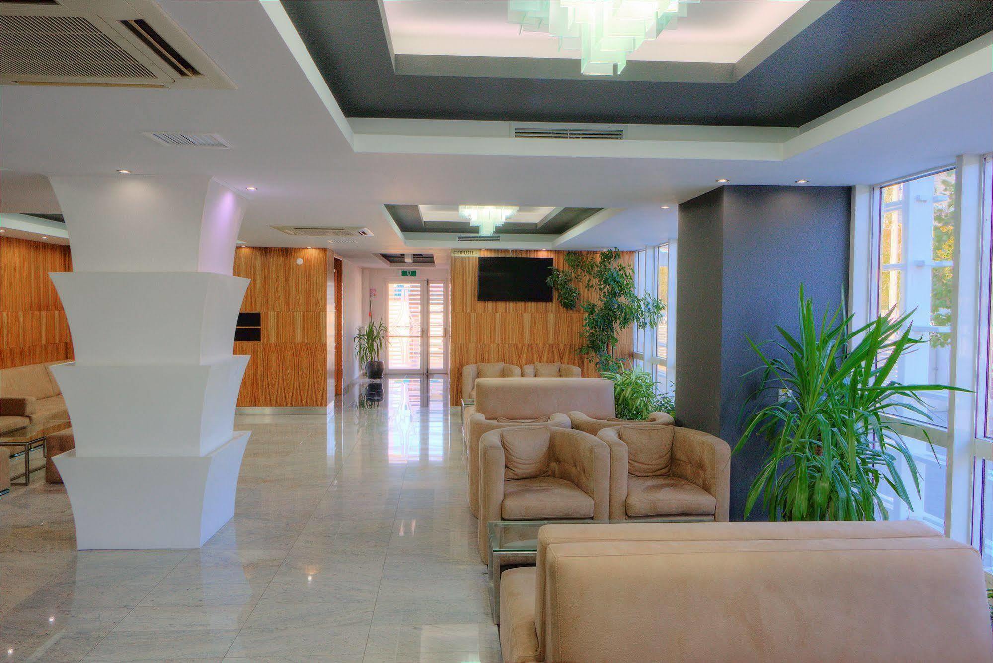 Hotel Oltenia Крайова Экстерьер фото